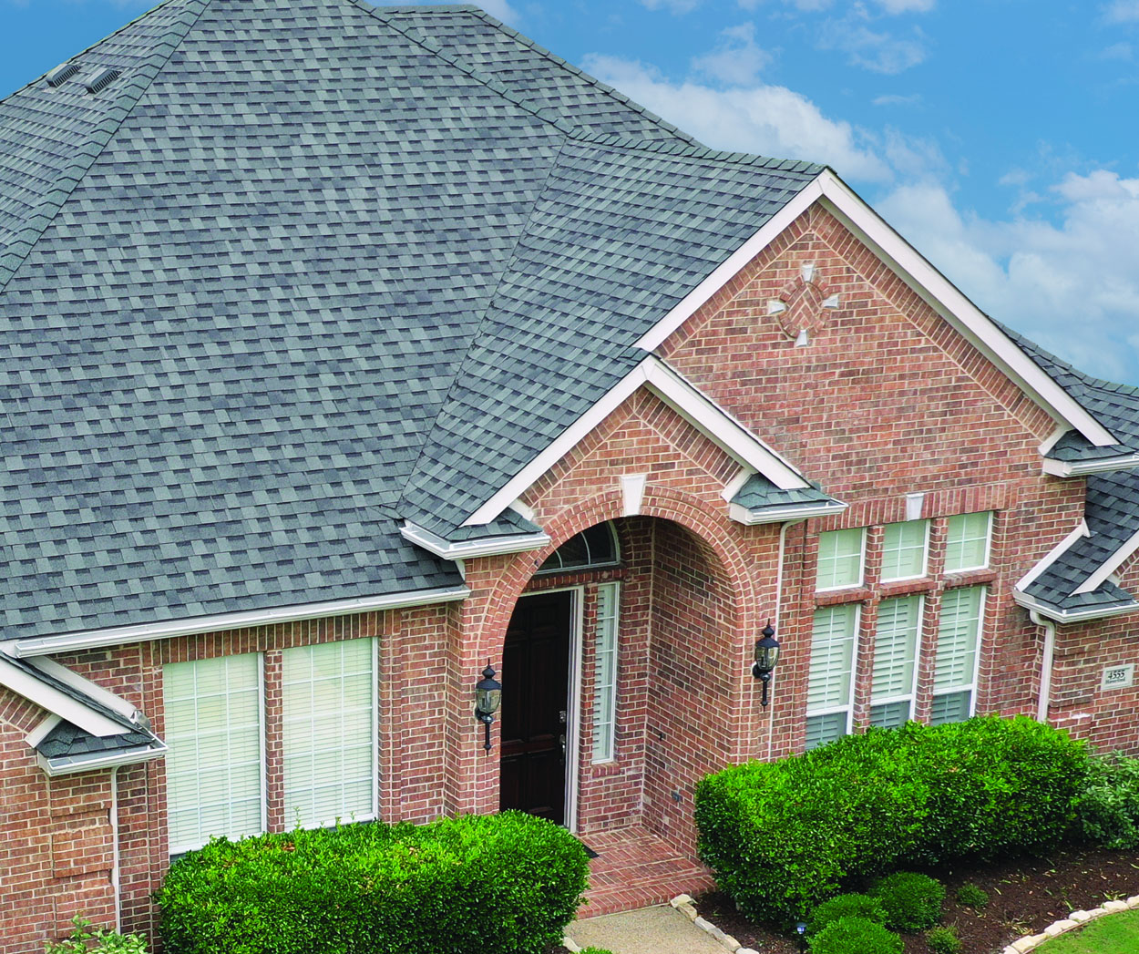 HANSONS roofing installed on a Midwest home